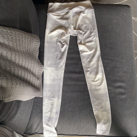 Workout Leggings - Picture 2 of 3